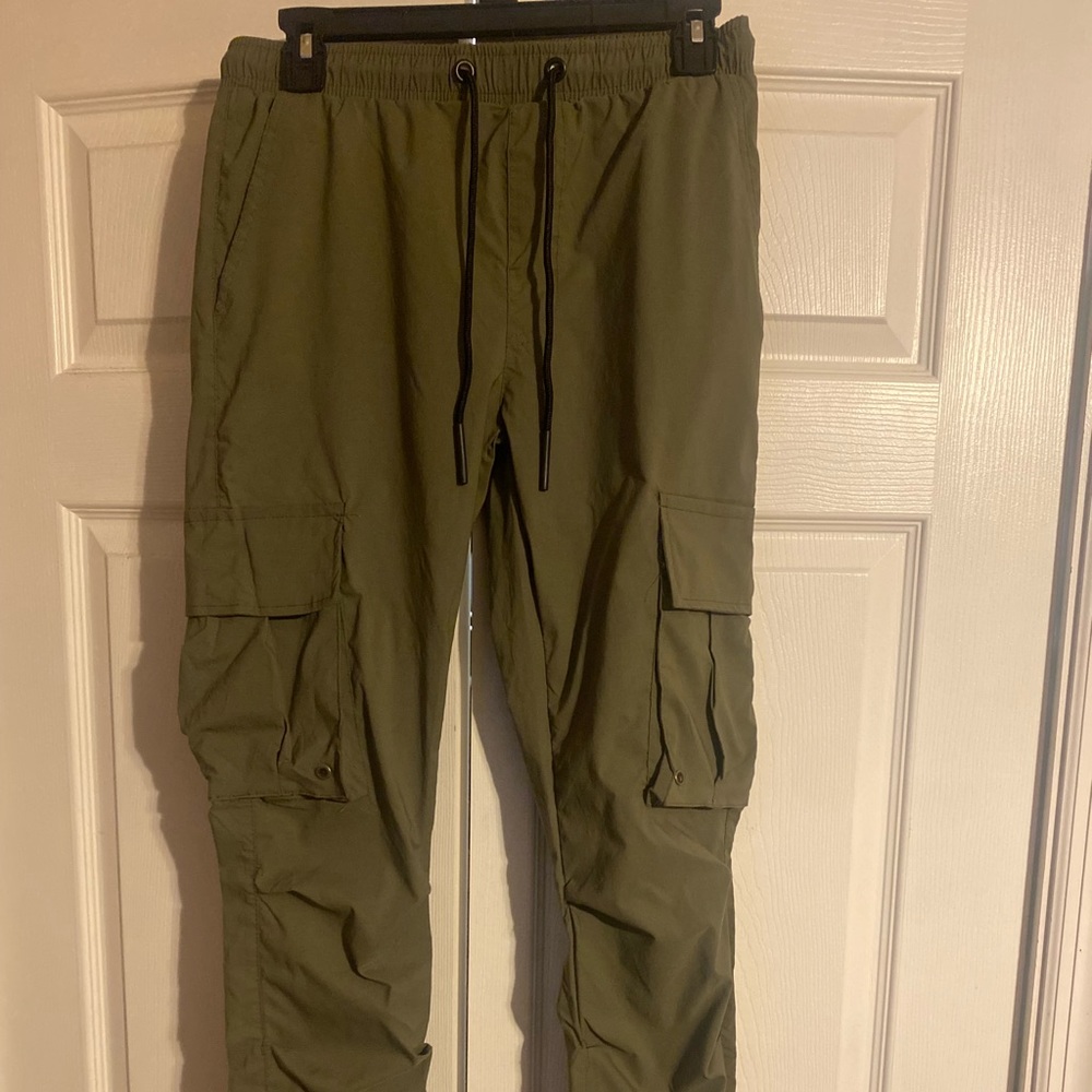 Forever 21 men jogger’s